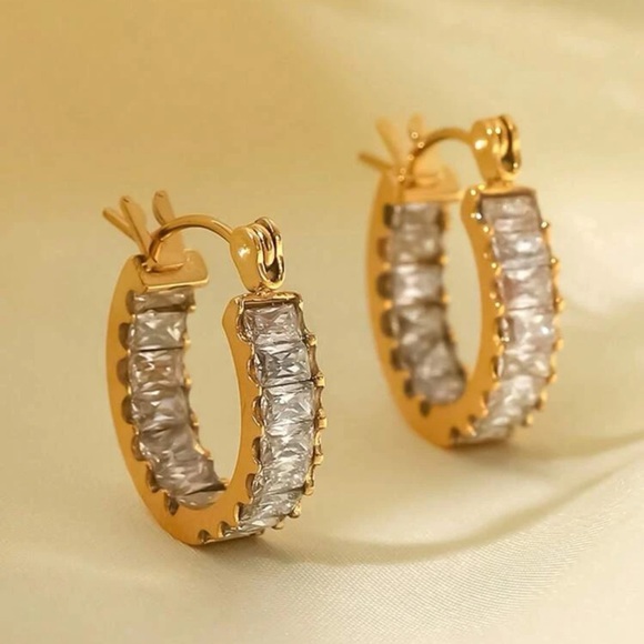 ◾️18K Gold Plated Marquis 3A CZ Crystal Hoop Earrings - Picture 4 of 13